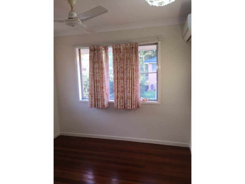 11 Shirland St, Macgregor QLD 4109