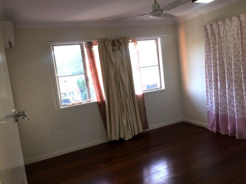 11 Shirland St, Macgregor QLD 4109