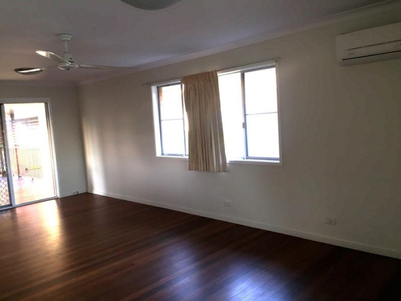 11 Shirland St, Macgregor QLD 4109
