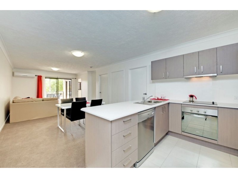 135 Cavendish Rd,, Coorparoo QLD 4151