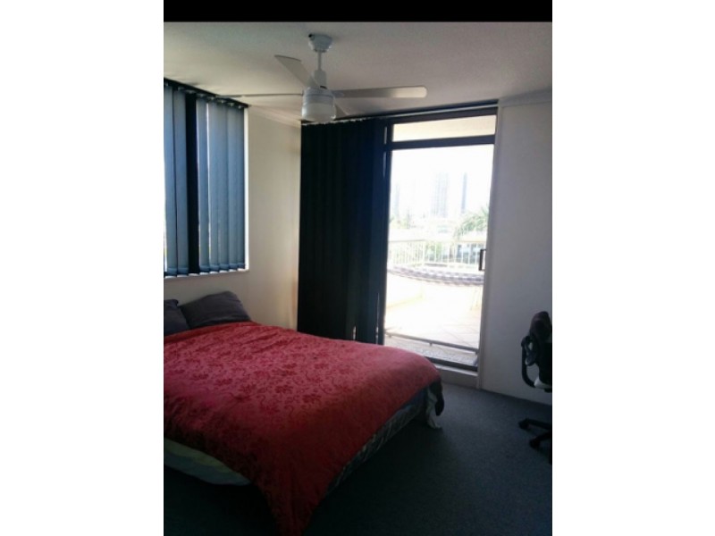 77 Brighton Parade, Southport QLD 4215