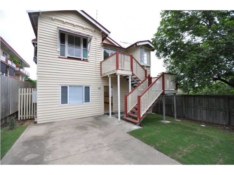 1/9 Brassey, Fairfield QLD 4103