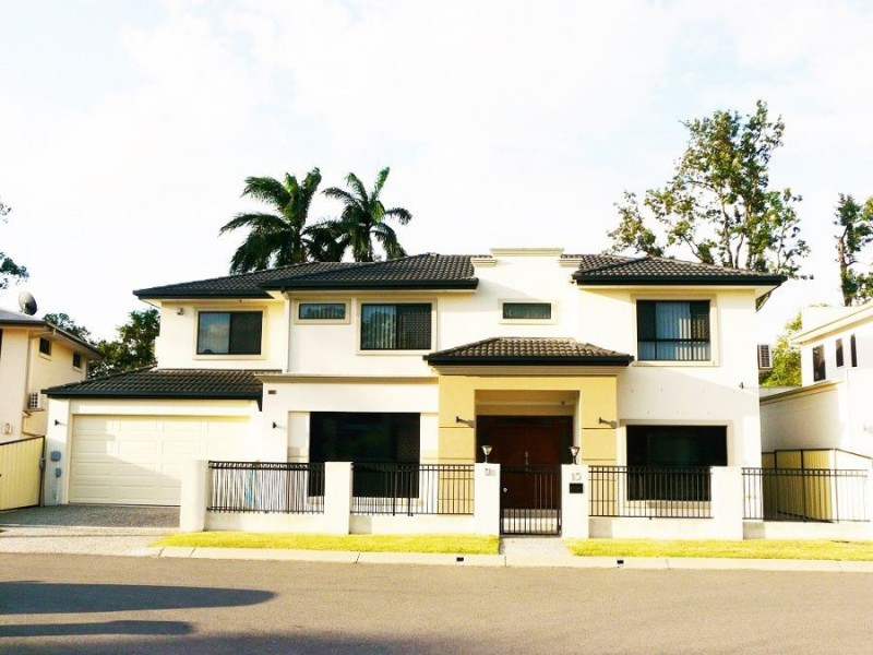 15 Hoop Pine Place, Sunnybank Hills QLD 4109