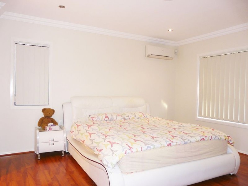 15 Hoop Pine Place, Sunnybank Hills QLD 4109