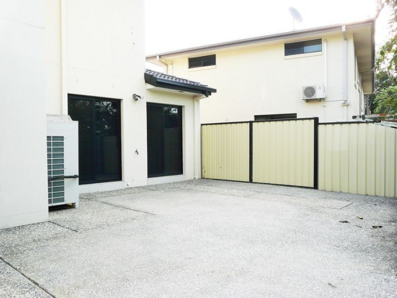 15 Hoop Pine Place, Sunnybank Hills QLD 4109