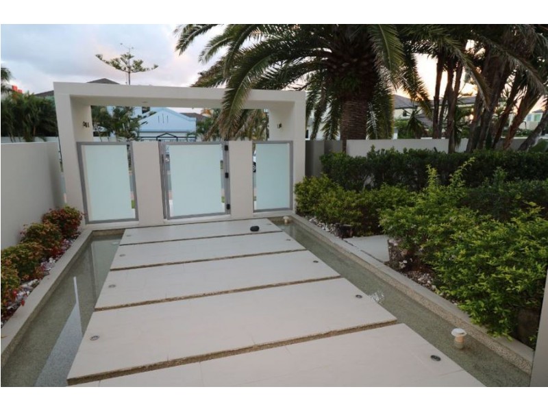 81 The Sovereign Mile, Paradise Point QLD 4216