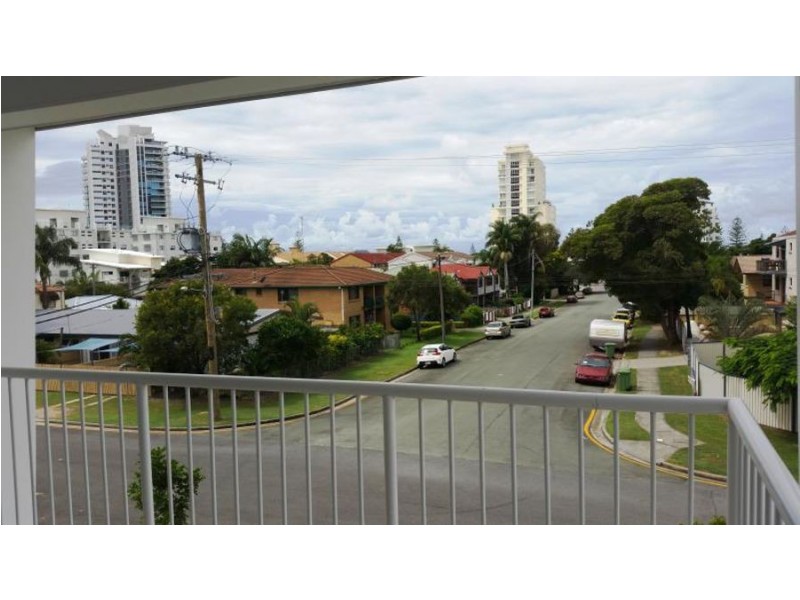 22/8 Ahern Street, Labrador QLD 4215