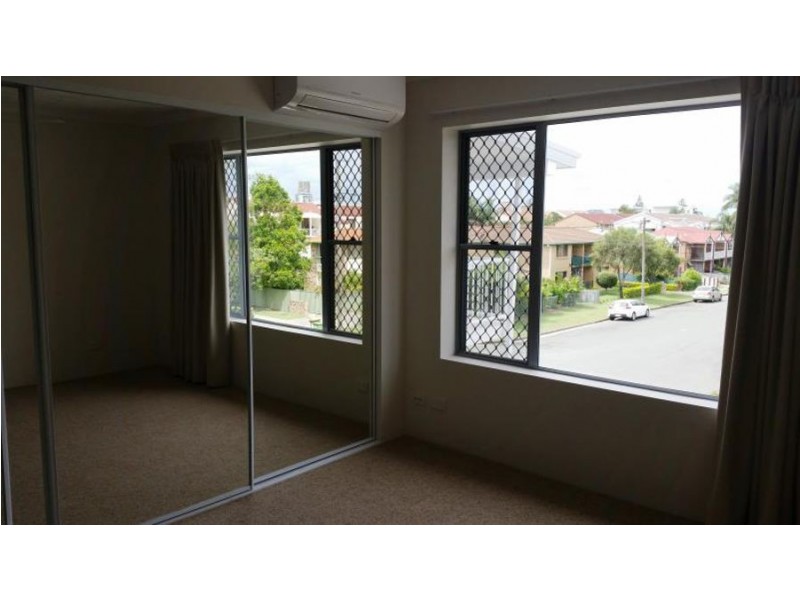 22/8 Ahern Street, Labrador QLD 4215
