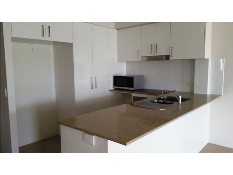22/8 Ahern Street, Labrador QLD 4215