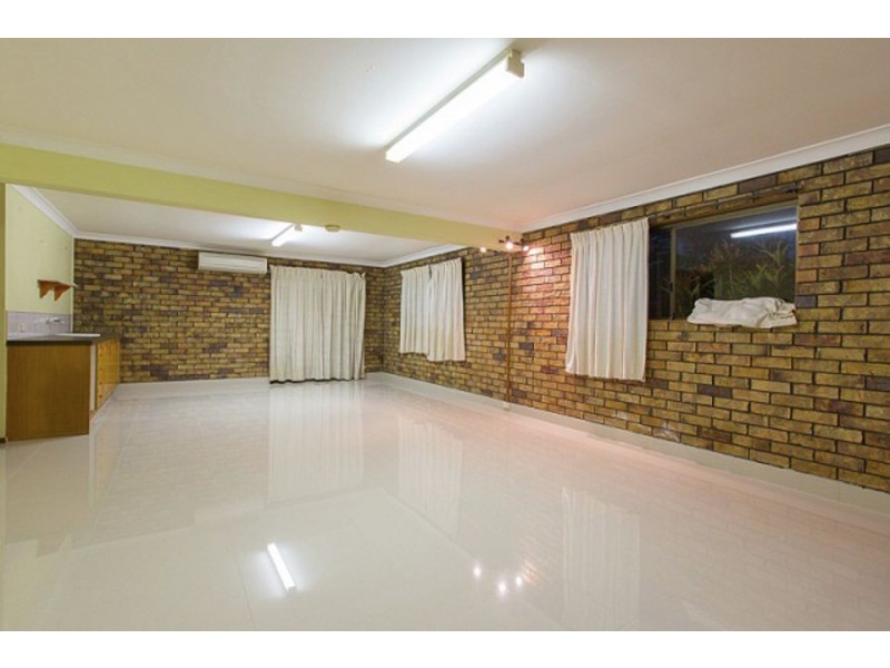 16 Yamal St, Robertson QLD 4109