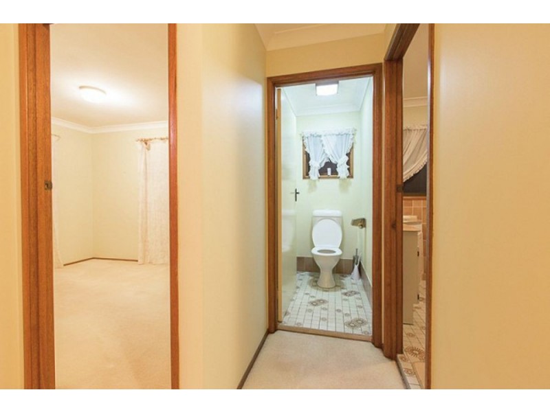 16 Yamal St, Robertson QLD 4109