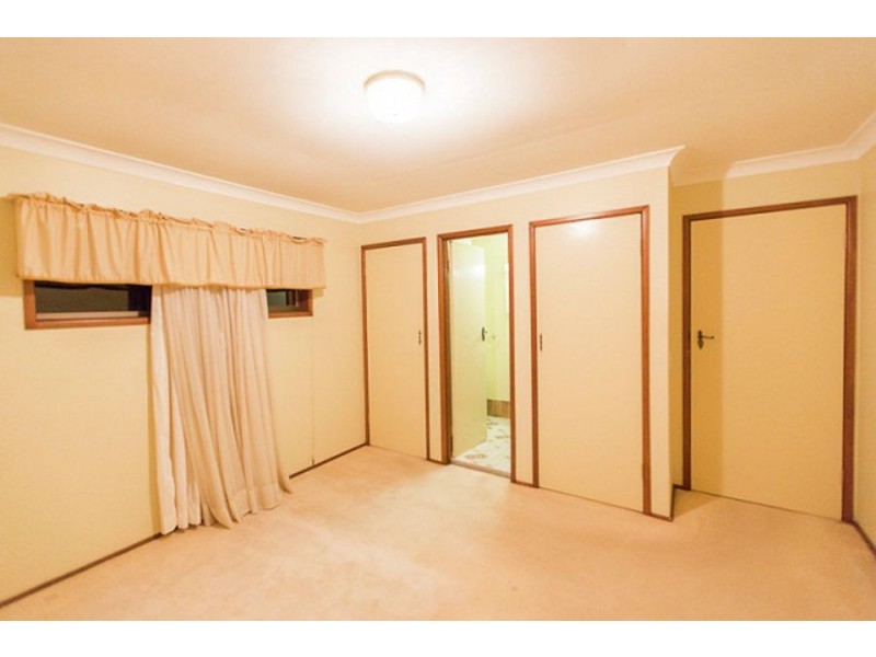 16 Yamal St, Robertson QLD 4109