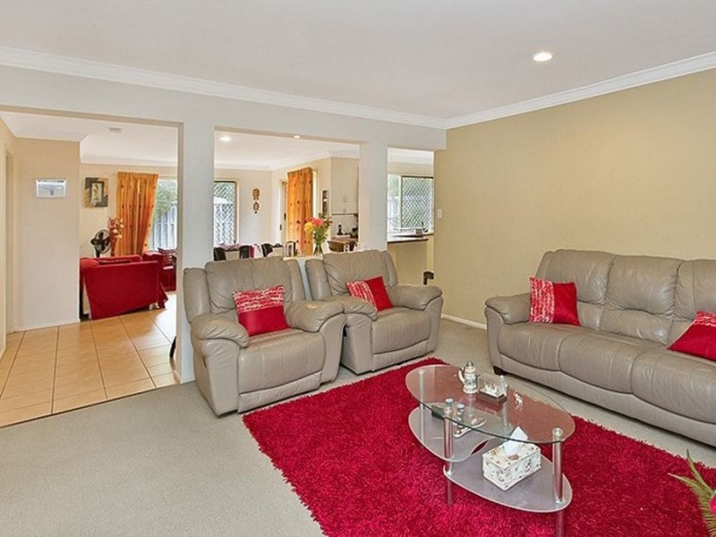 8 Clifford Close, Kuraby QLD 4112