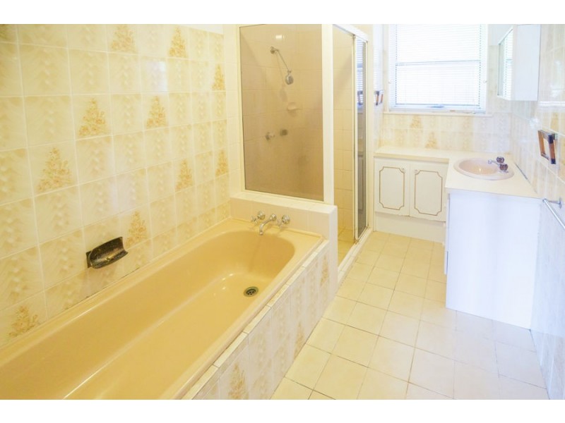 1/77 Warren Street, St Lucia QLD 4067