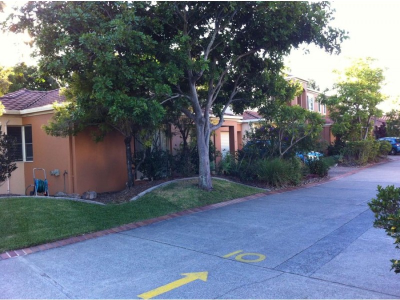 unit19, 1 Warbler Parade, Varsity Lakes QLD 4227