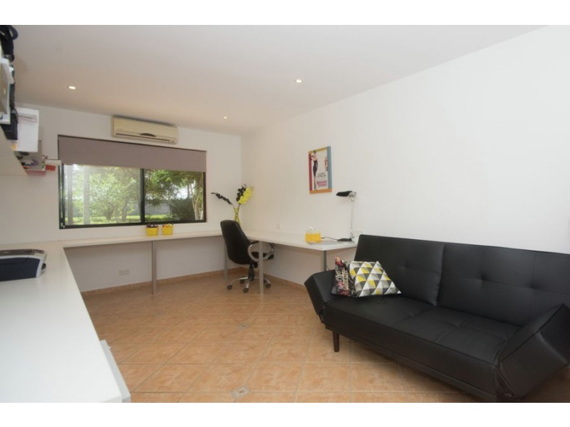 90 DERBY ROAD, Logan Reserve QLD 4133