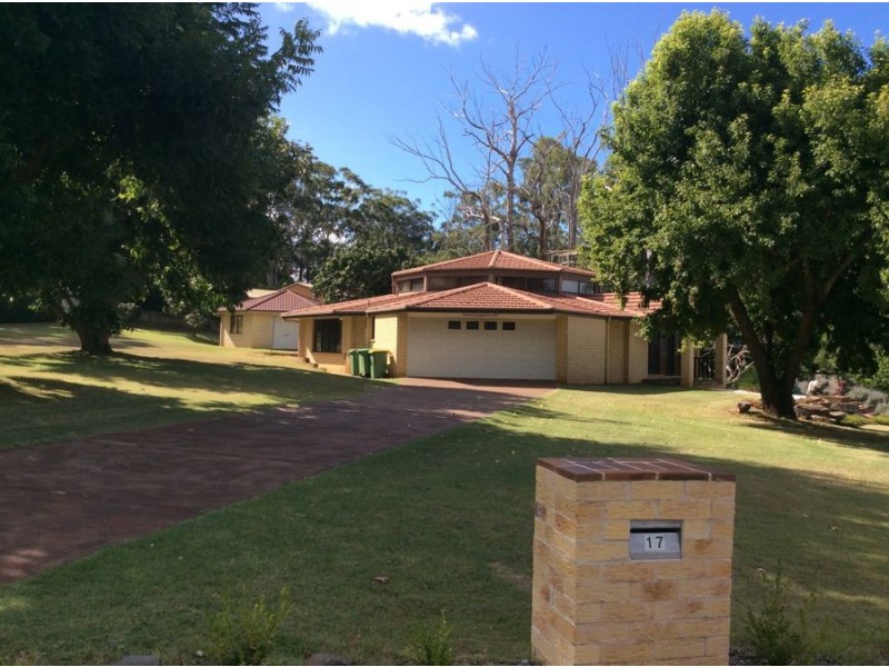 17 Niddrie Drive, Middle Ridge QLD 4350