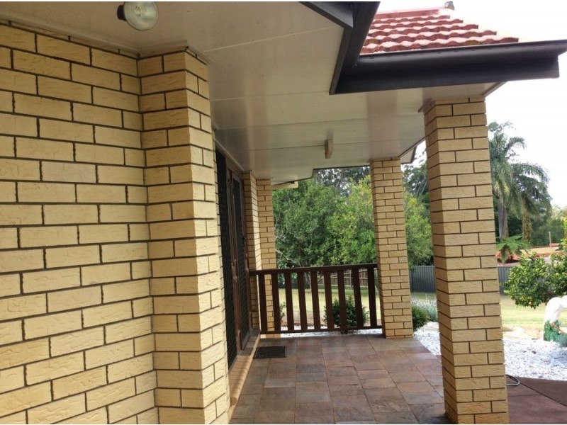 17 Niddrie Drive, Middle Ridge QLD 4350