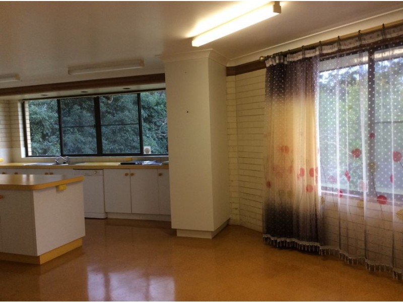 17 Niddrie Drive, Middle Ridge QLD 4350