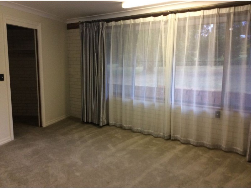 17 Niddrie Drive, Middle Ridge QLD 4350