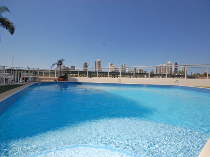 77 Brighton pde, Southport QLD 4215