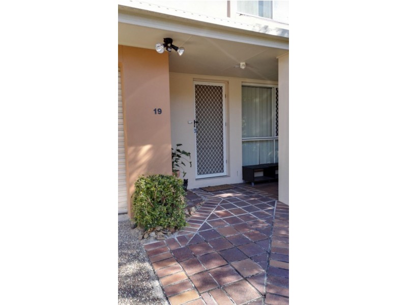 Unit19, 1 Warbler Parade, Varsity Lakes QLD 4227