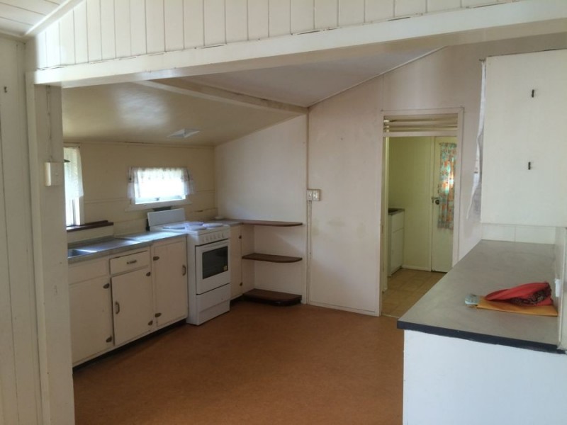 26 Alexandra St, Booval QLD 4304