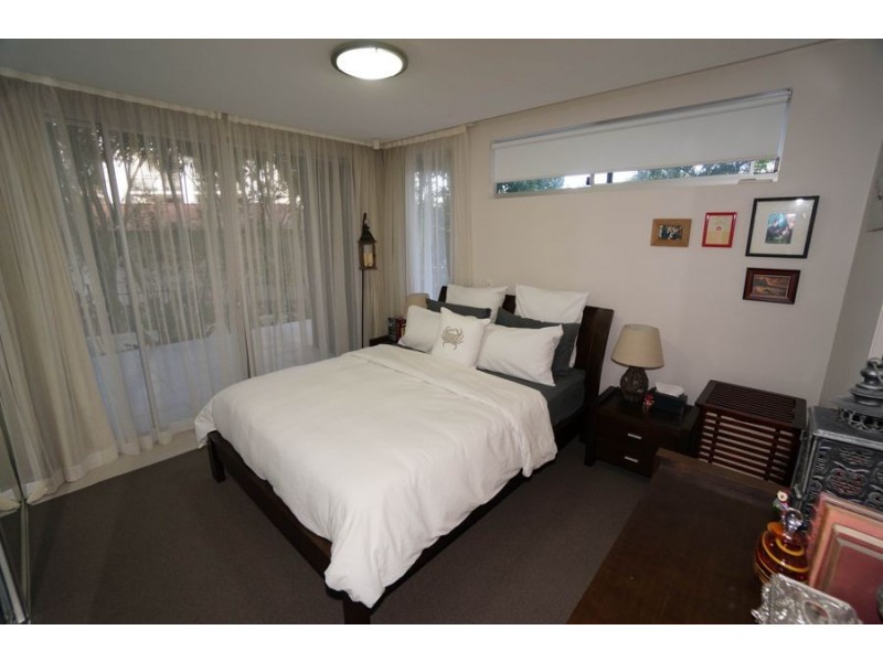 2 Activa Way, Hope Island QLD 4212