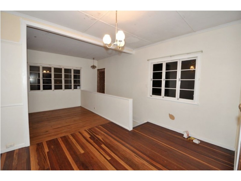 9b Ootana, Chapel Hill QLD 4069