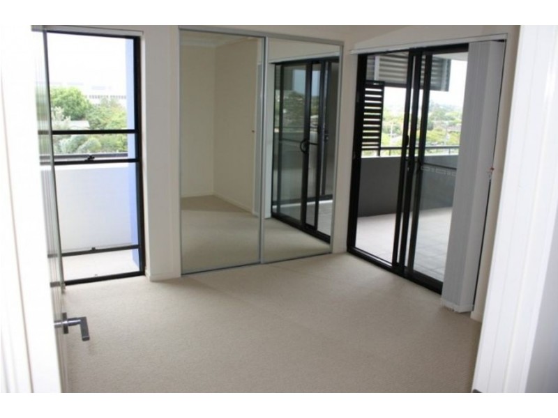 63/2180 logan road, Upper Mount Gravatt QLD 4122