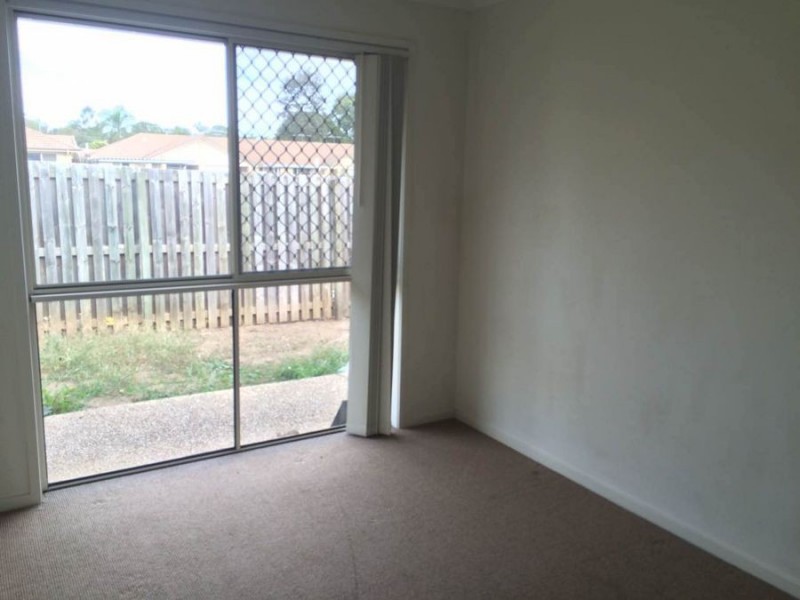 9/8 Rosegum Pl, Redbank Plains QLD 4301