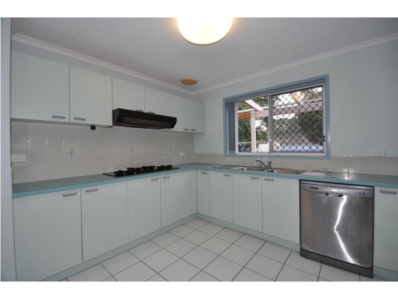 8 Serle St, Middle Park QLD 4074