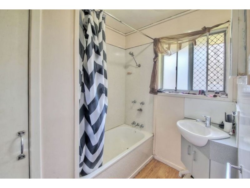 38 Nelson Street, Bundamba QLD 4304