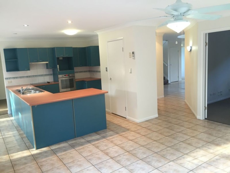 24 IRANDI STREET, Mansfield QLD 4122