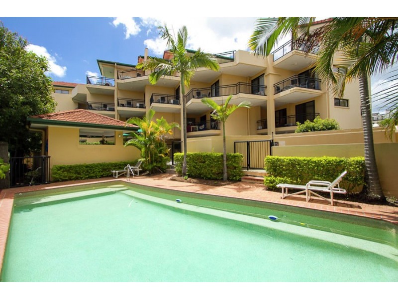 15 452 Marine Parade, Biggera Waters QLD 4216