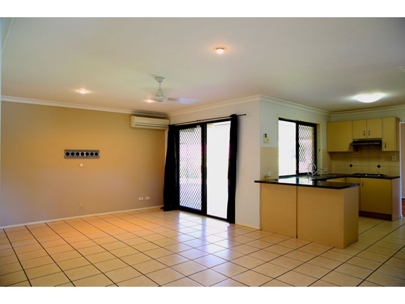 6 Conimbla Close, Parkinson QLD 4115