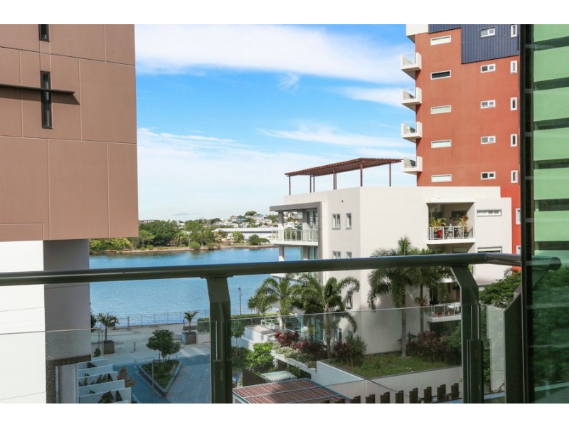 HP 037/B Harbour Rd, Hamilton QLD 4007