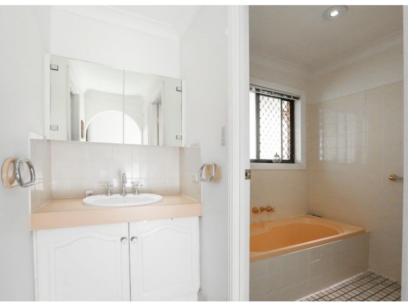 3 MALBON STREET, Eight Mile Plains QLD 4113