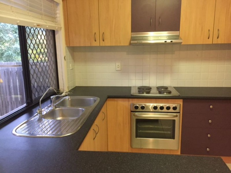 20 Brown St, Labrador QLD 4215