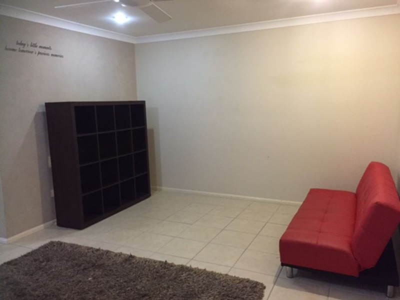 20 Brown St, Labrador QLD 4215