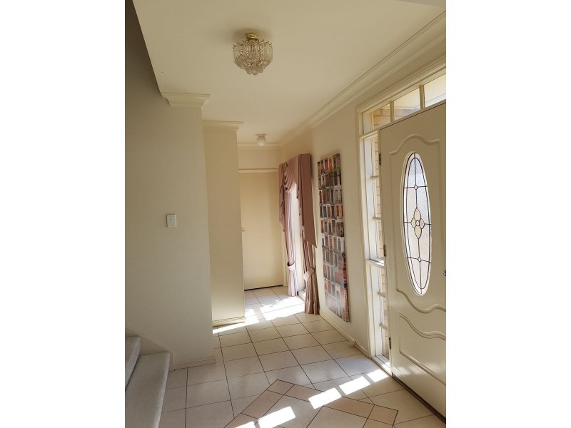 21 conifer street, Carindale QLD 4152