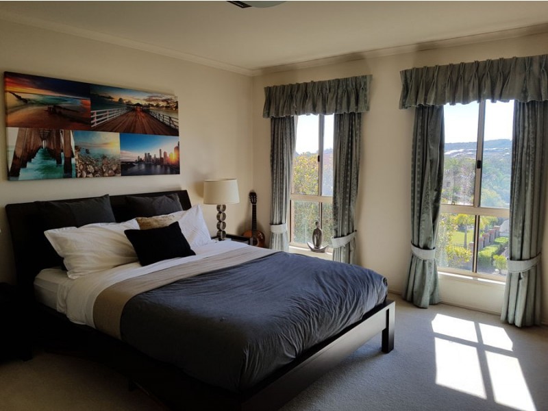 21 conifer street, Carindale QLD 4152