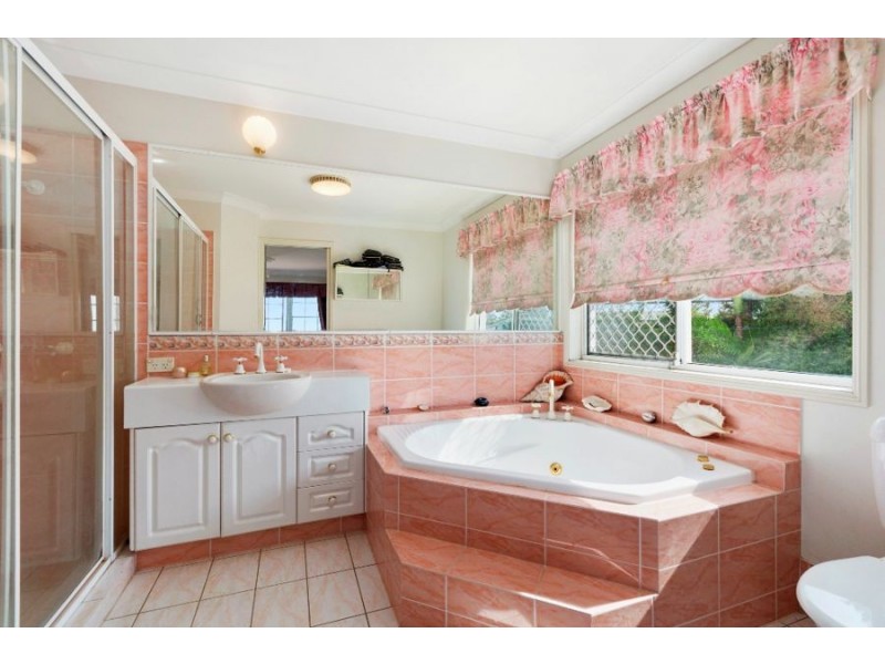 38 Debussey, Mount Ommaney QLD 4074