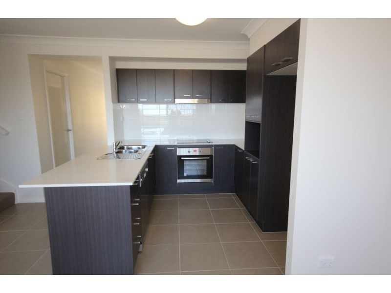 30/19 Gumtree Crescent, Upper Coomera QLD 4209
