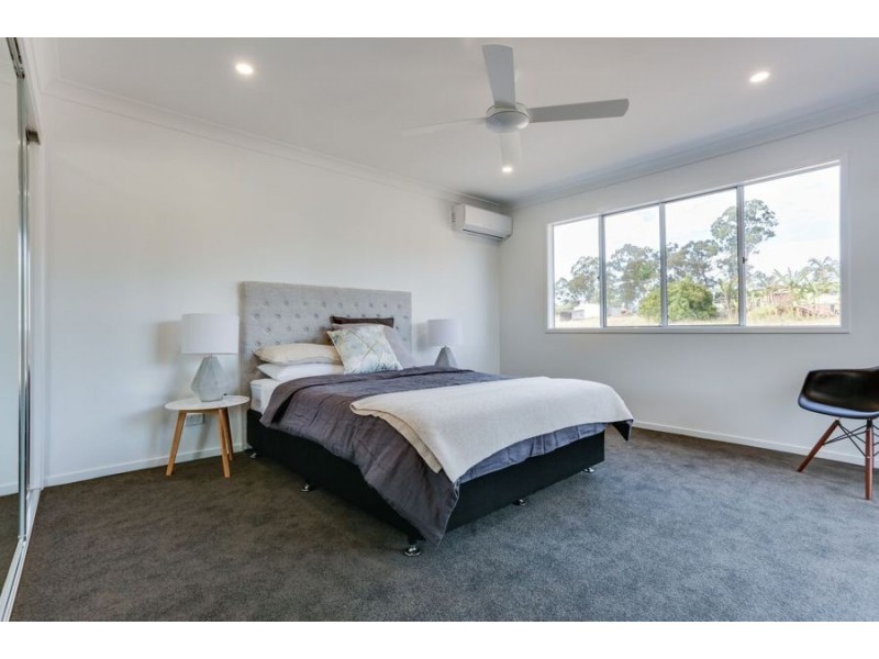 Durack QLD 4077