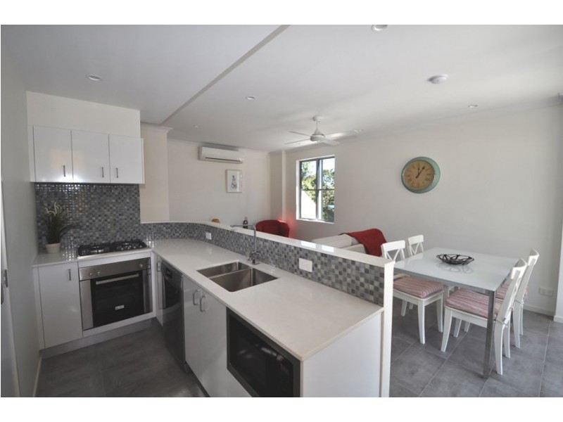 8/8 Priory St, Indooroopilly QLD 4068