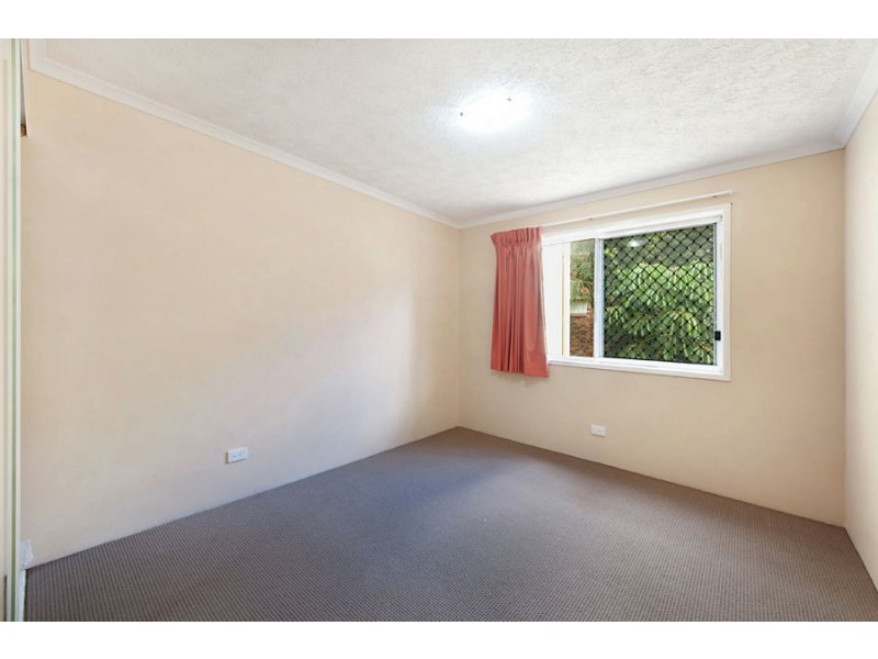 6/20 SYKES COURT, Southport QLD 4215