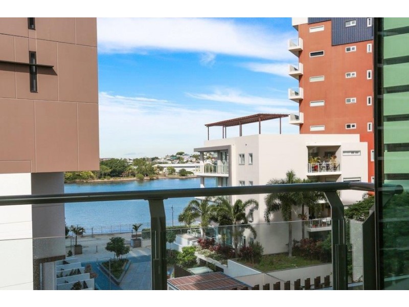 H-007/37B Harbour Rd, Hamilton QLD 4007