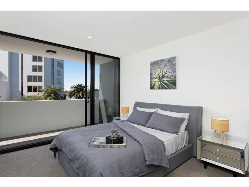 210/8 Hunt Street, Hamilton QLD 4007