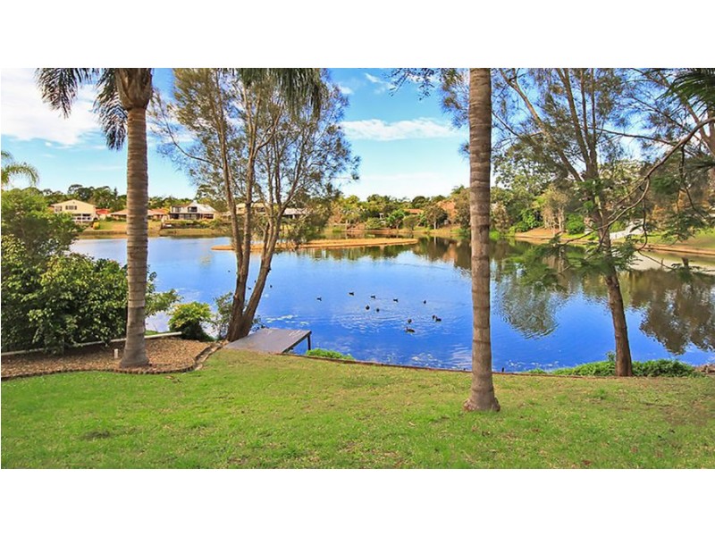33 Pinnacle Court, Robina QLD 4226
